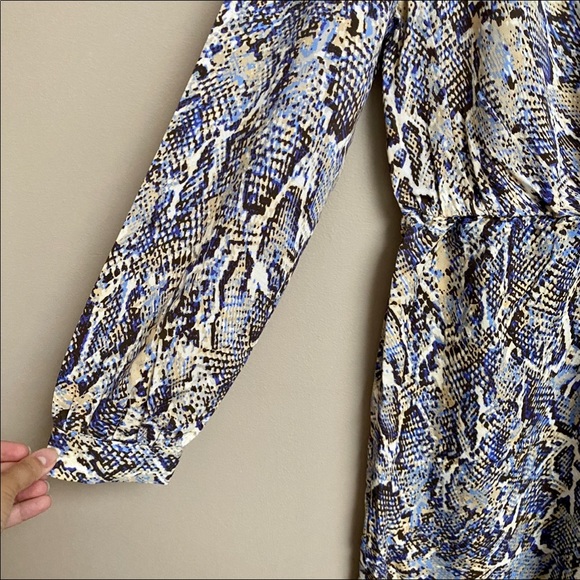 Velvet Heart snake skin print surplice dress - Picture 4 of 10